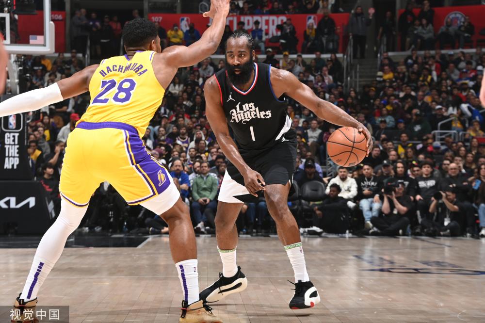 他不仅通过 他不仅通过