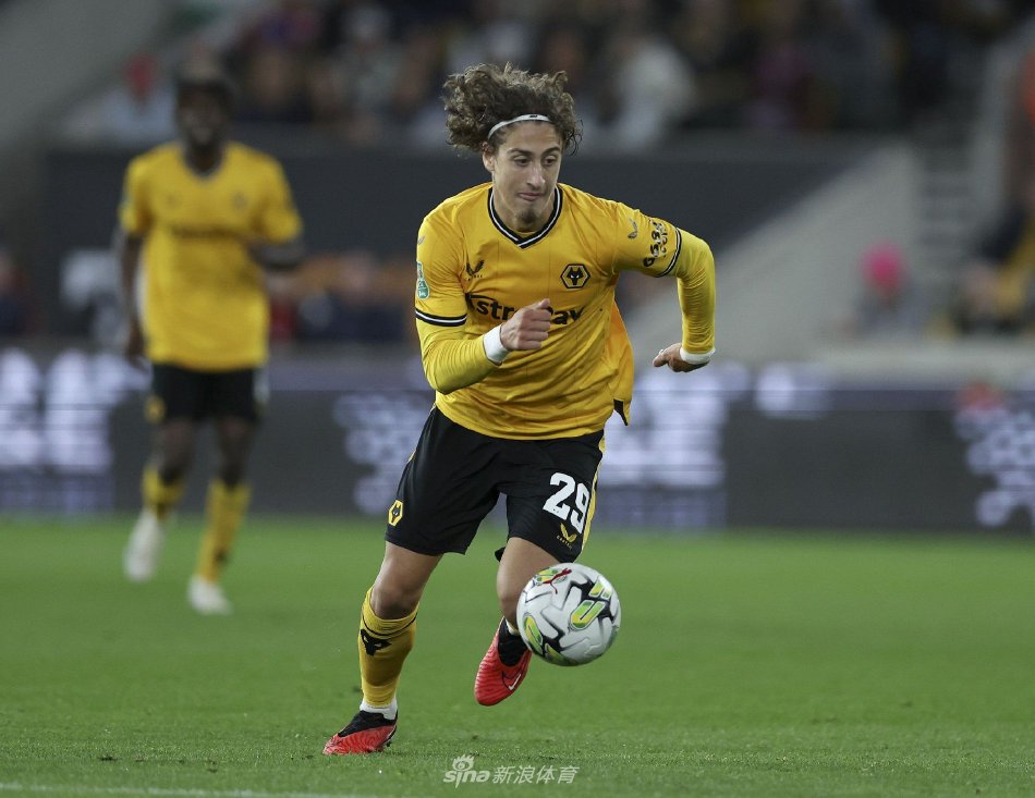 项运动中的 项运动中的